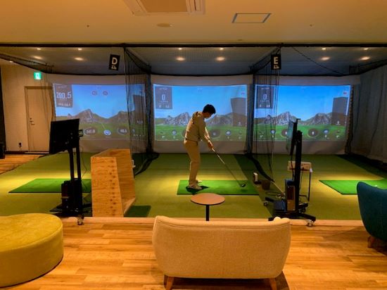 Virtual golf lounge WOLF